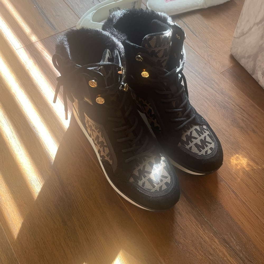 Michael Kors boots - Picture 2 of 3